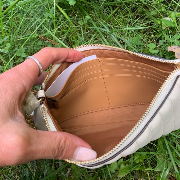 Authentic COACH 1941 Nappa leather/smooth leather zip top wristlet - Picture 6 of 15